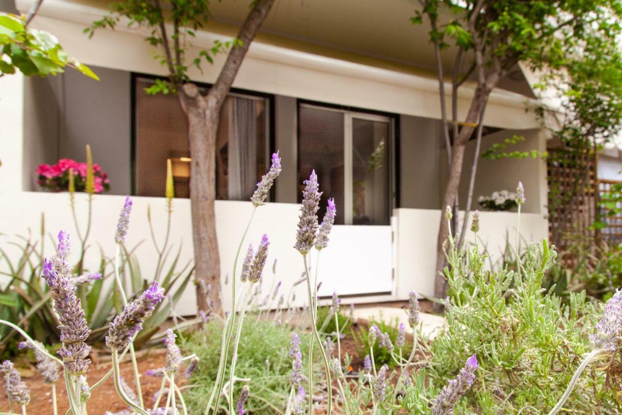 Sweet Suite Flora In Vouliagmeni Athen Exterior foto