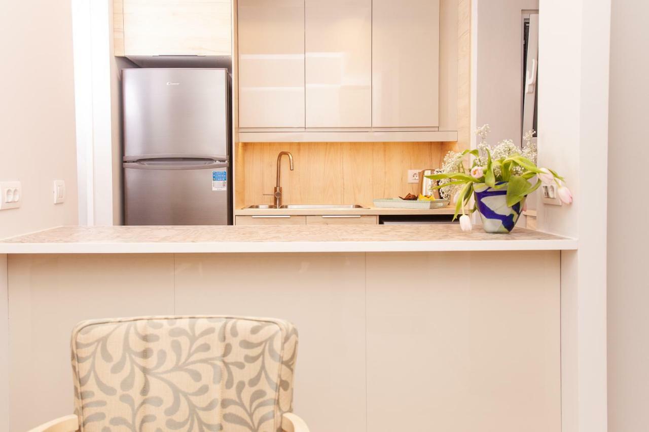 Sweet Suite Flora In Vouliagmeni Athen Exterior foto